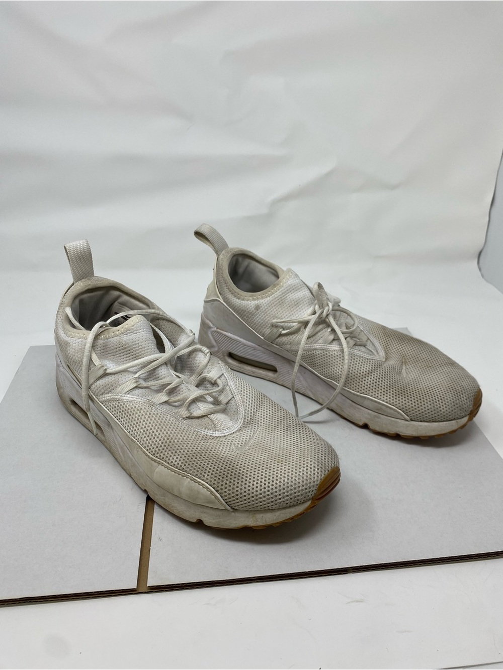 Nike Air Max 90 Men's Triple White Sneakers Size 10 AV7900-100